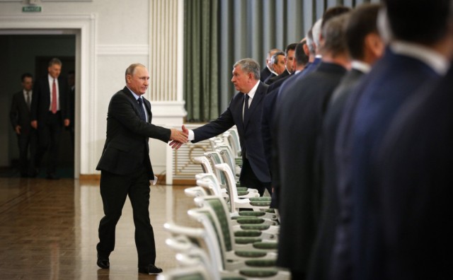 Путин подписал закон о снятии возрастных ограничений для назначенных им чиновников