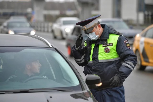 ГИБДД тянется к свету фар. “Ъ” ознакомился с проектом новых ПДД от Госавтоинспекции