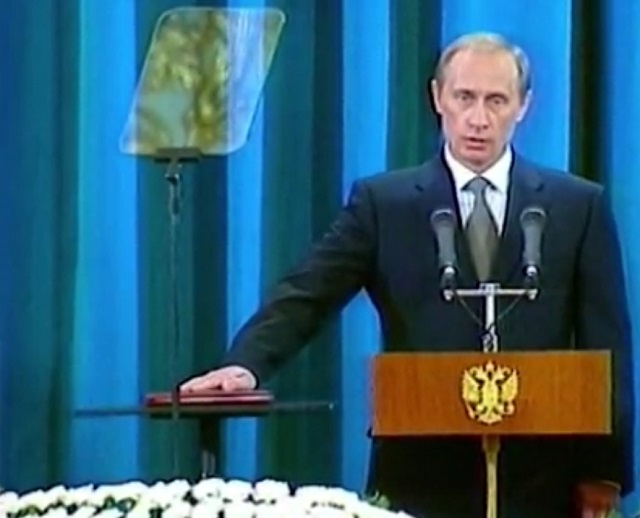 Сегодня - 21 год назад Владимир Путин официально вступил в должность президента России