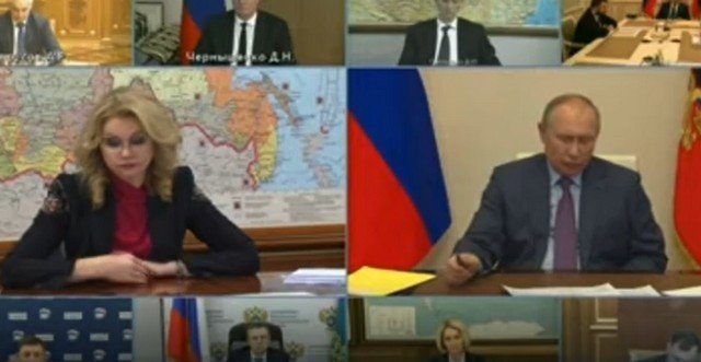 Путин выступил против введения ограничений с QR-кодами под Новый год