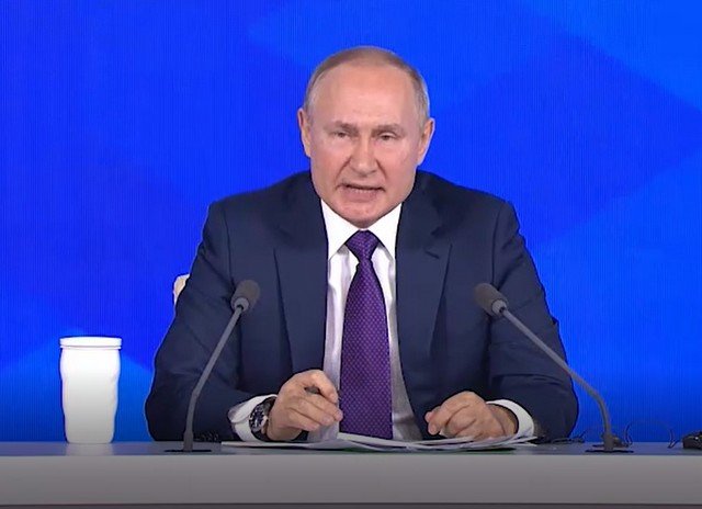 Владимир Путин ответил на вопрос об Алексее Навальном: "Россию нельзя победить"