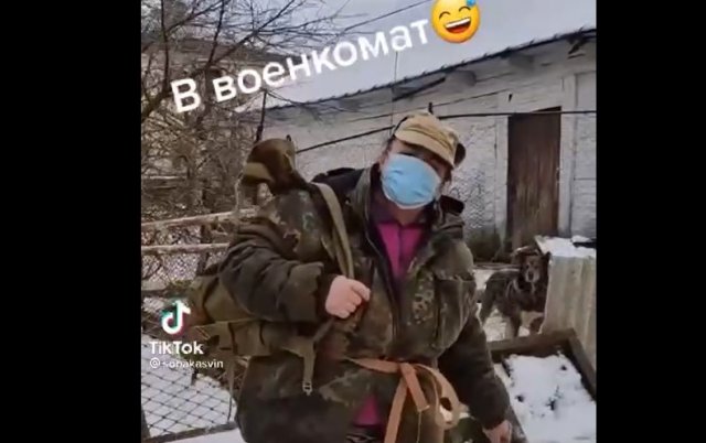 Украинские женщины и девушки рассуждают о новом приказе о постановке на воинский учет