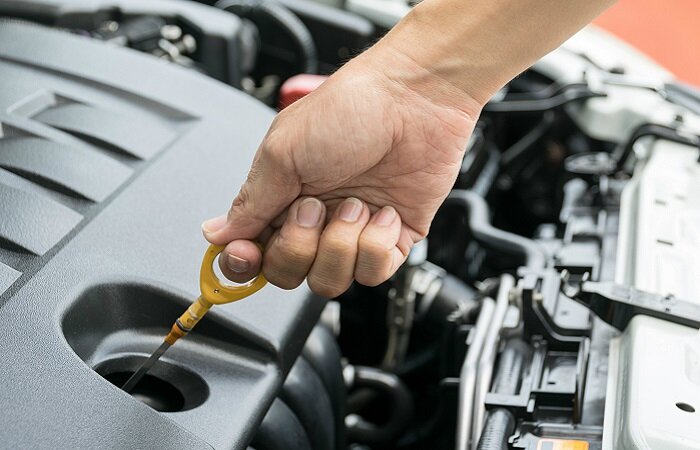 Опасные мифы про уровень масла в автомобиле