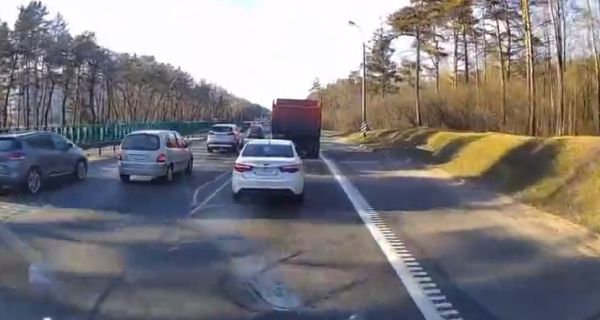 Обочечник хотел "поучить" рега, но всё пошло не по плану