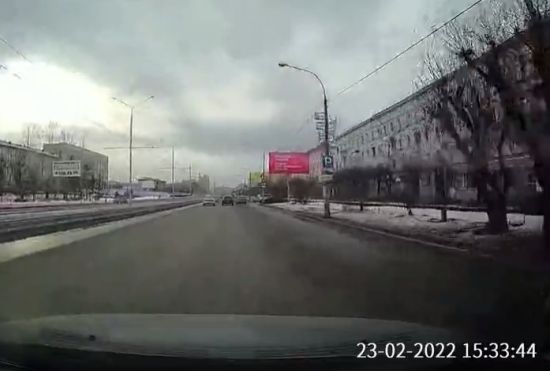 Обиделся на короткий гудок и ударил