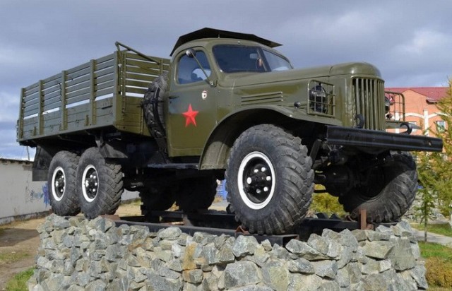 3 знаковых армейских грузовика Советского Союза, за которые не стыдно