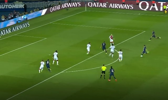 Как 300 миллионов евро не попали с двух метров по воротам