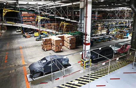 Собянин пообещал запустить завод "Москвич" в декабре