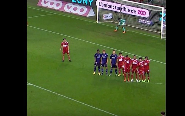 Игроки бельгийского «Андерлехта» сделали оригинальный розыгрыш штрафного