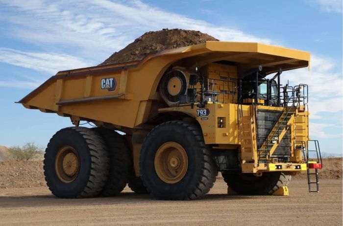 Полностью электрический карьерный самосвал от Caterpillar