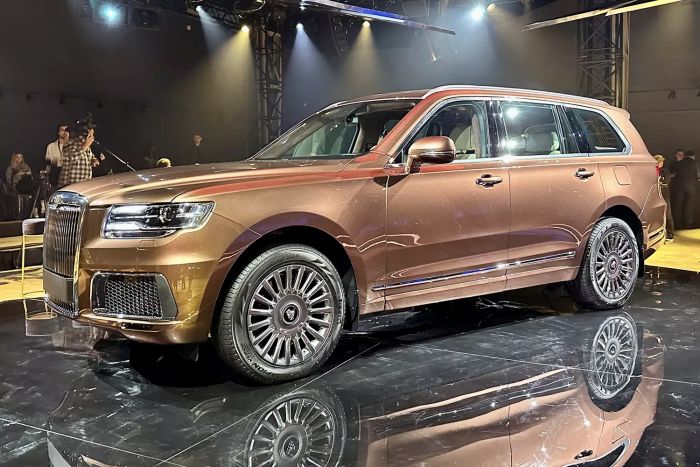 В России стартовало серийное производство внедорожников Aurus Komendant класса люкс