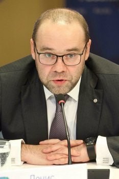 Депутат из Красноярского края отравился мухоморами в Москве.