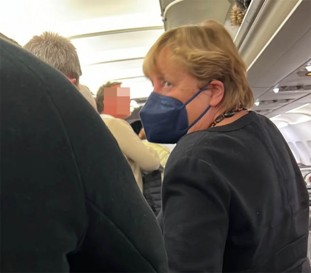 Экс-канцлер Германии Меркель отправилась в отпуск экономклассом