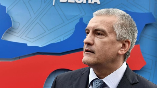 Аксенов предложил людям, которые несогласны с проводимой спецоперацией, уехать из России