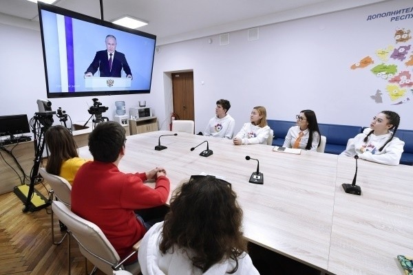 Глава ВЦИОМ пожаловался, что новое поколение российской молодёжи ставит личное благополучие выше интересов Родины