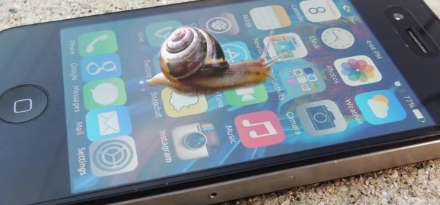 Apple все еще грозит штраф в 2 000 000 000 долларов США за замедление старых iPhone