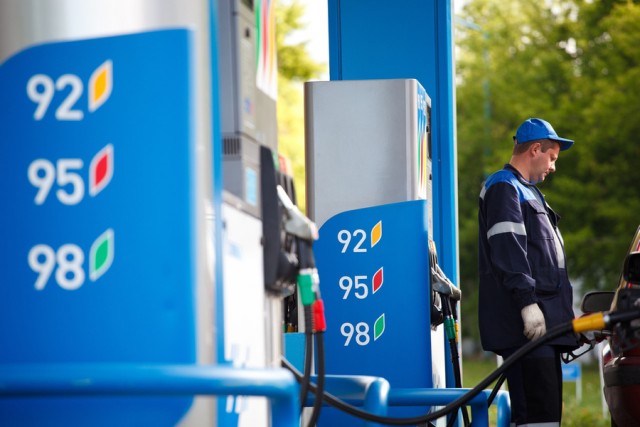 Бензин АИ-95 обновил исторический рекорд стоимости