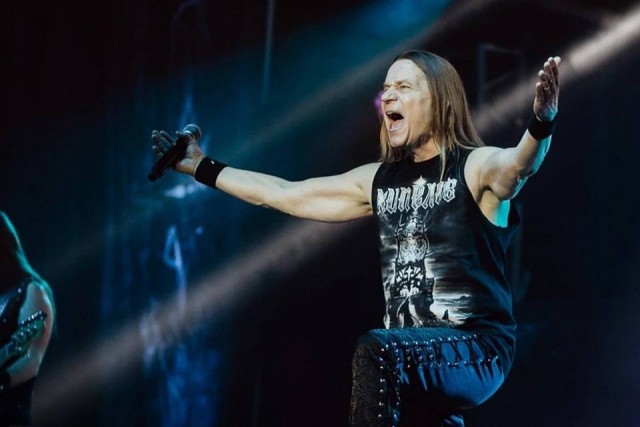 Владимир Путин присвоил звание заслуженного артиста России музыканту, бывшему вокалисту группы "Ария" Валерию Кипелову.