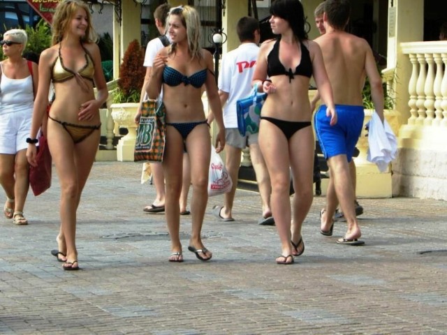 За нахождение в купальниках в общественных местах в Абхазии с 1 августа вводится штраф