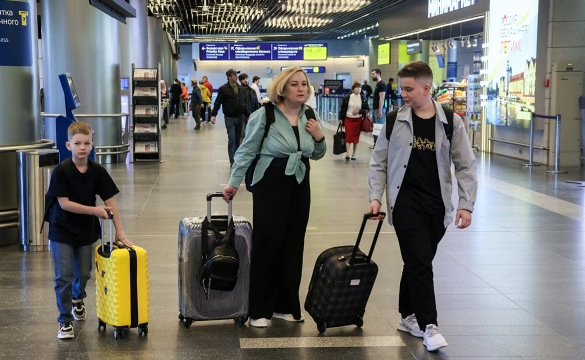 Помощник президента РФ заявил о возвращении половины уехавших россиян