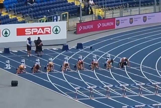 Чемпионка по толканию ядра Джолиен Бумкво заменила бельгийку в 100-метровом забеге