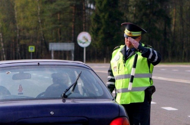 С 11 июля начал действовать порядок ограничения права военнообязанных управлять авто в случае неявки по повестке в военкомат