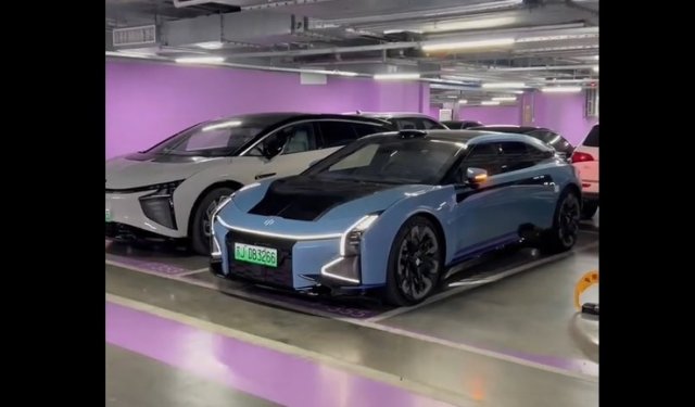 Китайский Hiphi Z ASMR - его называют "убийцей" BMW