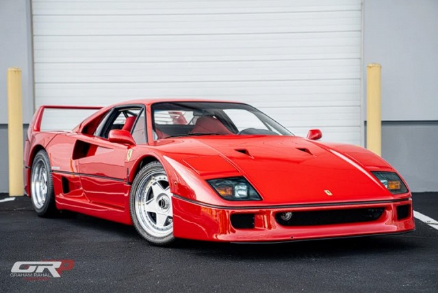 Суперкар Ferrari F40, одобренный лично Энцо Феррари, выставлен на продажу за 2,6 млн. долларов
