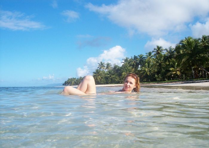 Голые девки на пляже