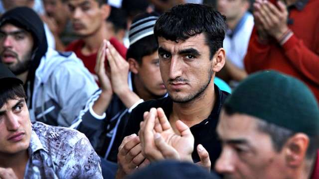 В Госдуме предложили лишать мигрантов гражданства РФ за отказ от военной службы