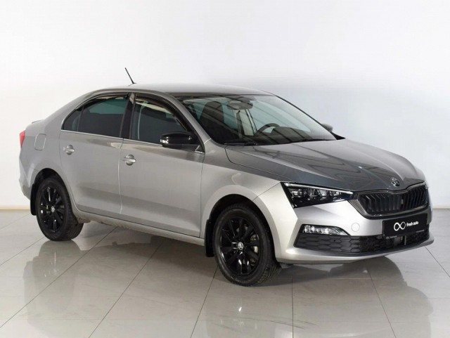 В России «парадокс трейд-ина»: владельцы 2–3-летних Renault или Skoda с пробегом до 20тыс км спешат пересесть на новых «китайцев