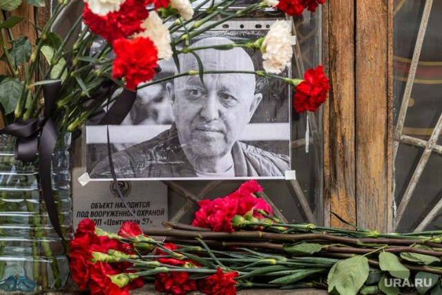 "Не подобраться": Кладбище после похорон Пригожина оцепили силовики