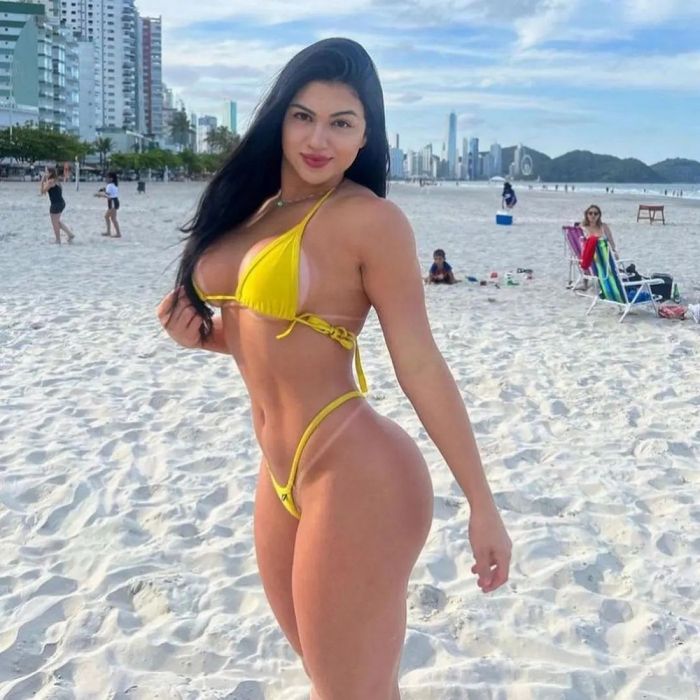 Девушки с широкими бедрами