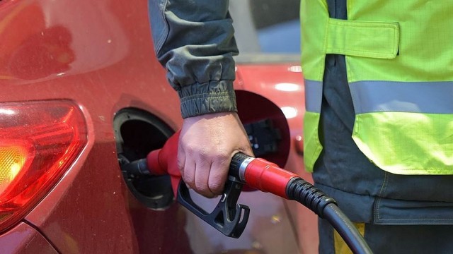 Бадяжить без проверок: почему в Россию опять пришел разбавленный бензин