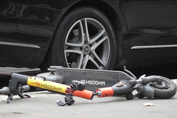 Каждый четвёртый автомобилист в РФ попадал в ДТП с участием велосипеда или самоката, — данные опроса