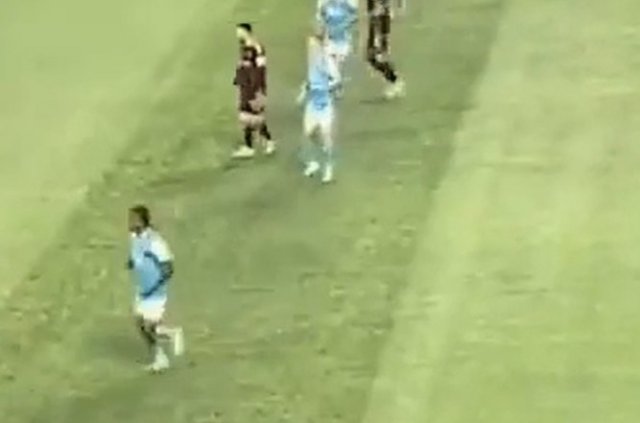 Месси не бегает, потому что дает играть другим