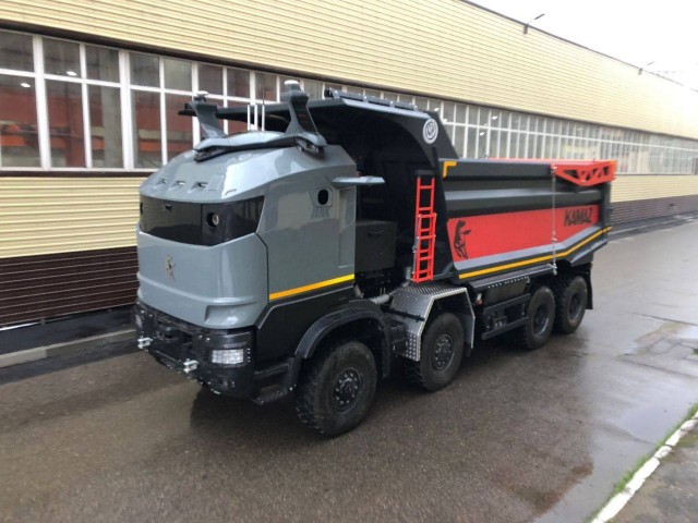 ПАО «КАМАЗ» продемонстрировал беспилотный самосвал «Робокоп»