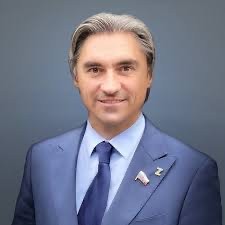 В Госдуме предложили высечь на Красной площади вернувшихся в РФ артистов