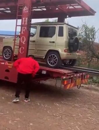 Это всего лишь электромобиль из Китая, остальное вам показалось