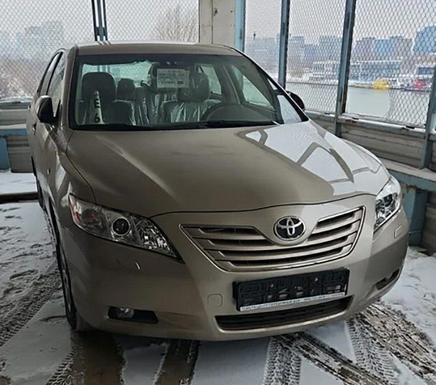 Тойота Камри. Не очень дорого