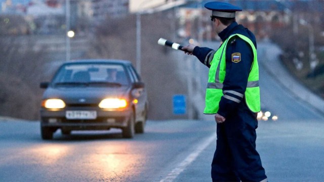 ГИБДД запретила автовладельцам самостоятельно заменять 12 деталей в автомобиле.