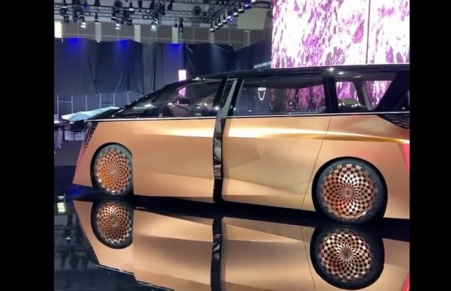 Nissan представил концепт-кар с “парящими” сиденьями