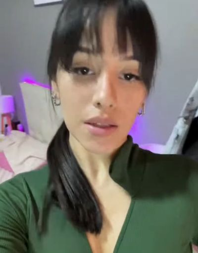 Почти присела тебе на...⁠⁠