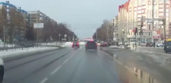 "Про помеху справа не слышал, эээ?"