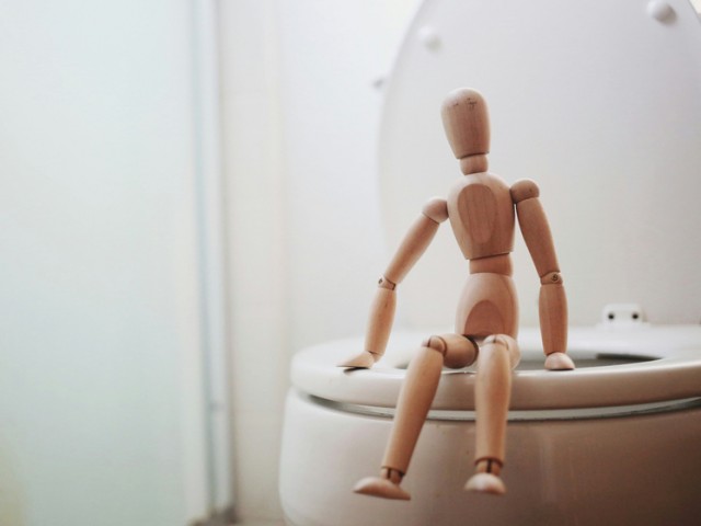 Продолжительное время, проведенное в туалете на рабочем месте, может быть расценено как саботаж.