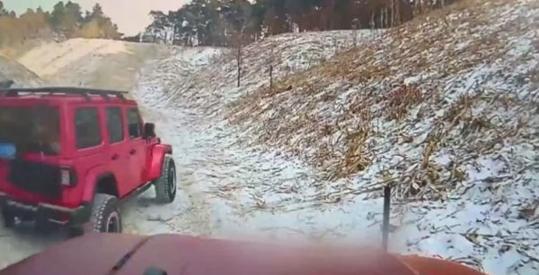 Завораживает наблюдать за мастерством профессионального водителя