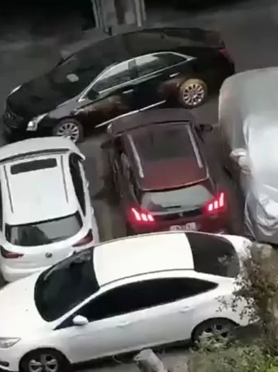 Лайфхак на случай, если тебя заблокировали на парковке⁠⁠