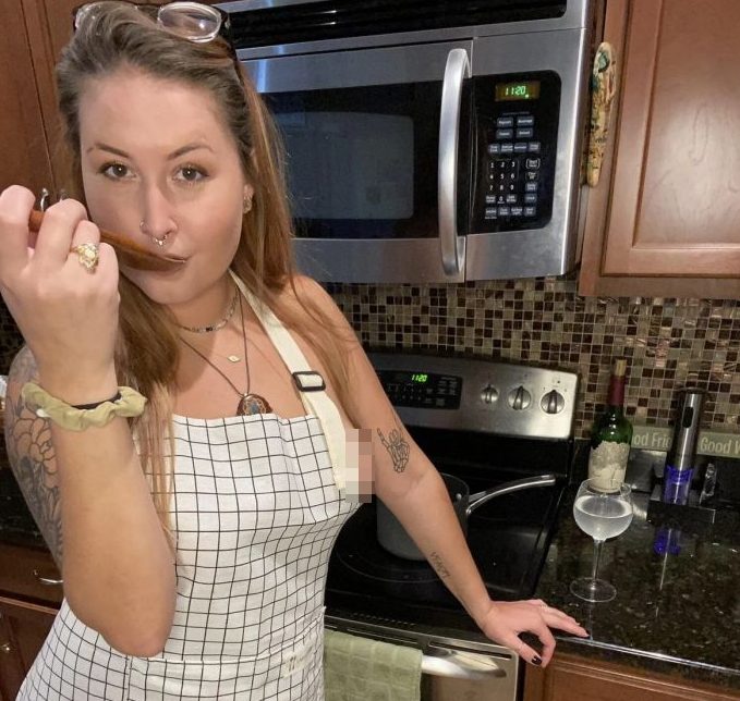 Дамы старшего возраста без одежды