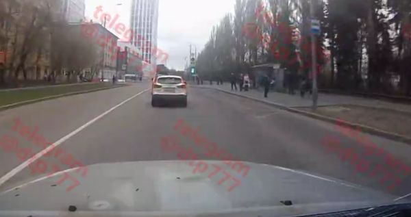 Все правильно. Нечего поощрять чужую наглость