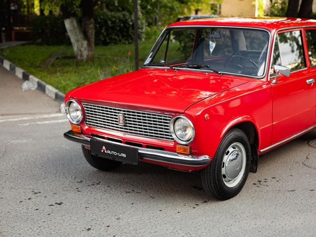 В России продают 40-летнюю «Копейку» с пробегом всего 5,5 тыс. км и ценой всего 1 млн. рублей